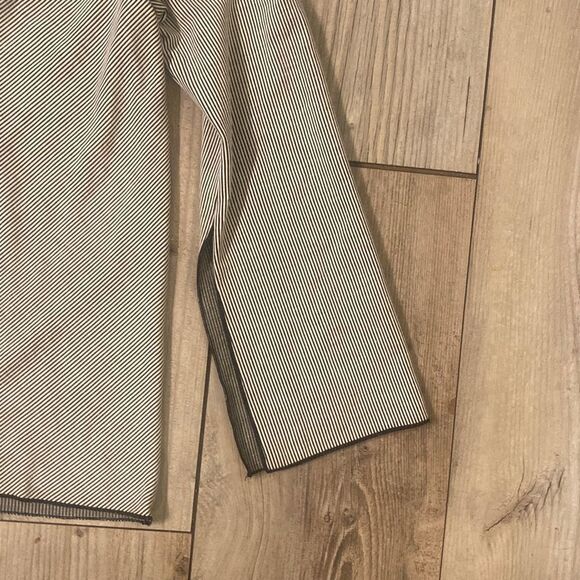 Urban Romantics Long sleeve Top Size Medium - Picture 4 of 8